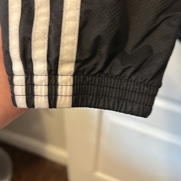 Adidas wind breaker running jacket - Picture 6 of 14